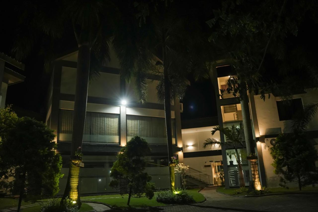 Hotel Palm Shore Palakkad Exterior photo