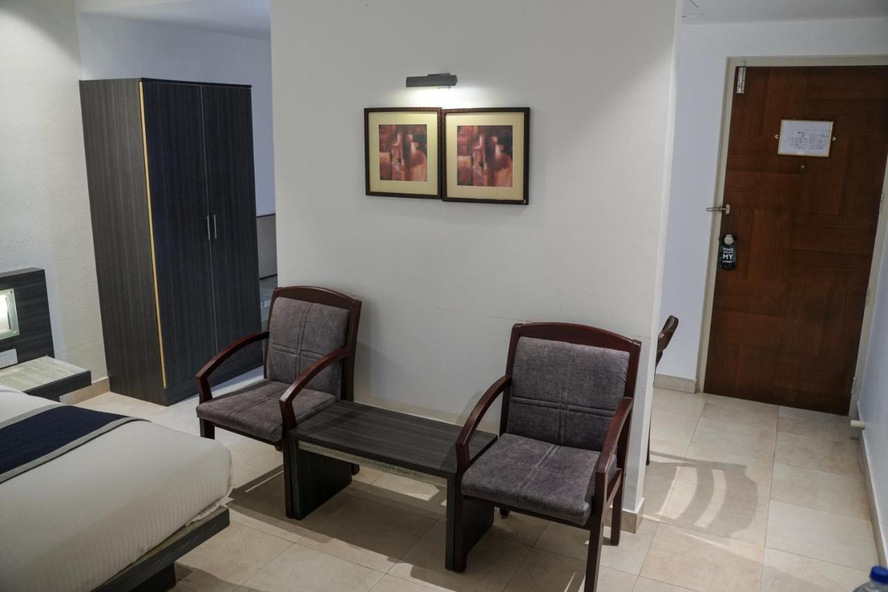Hotel Palm Shore Palakkad Exterior photo