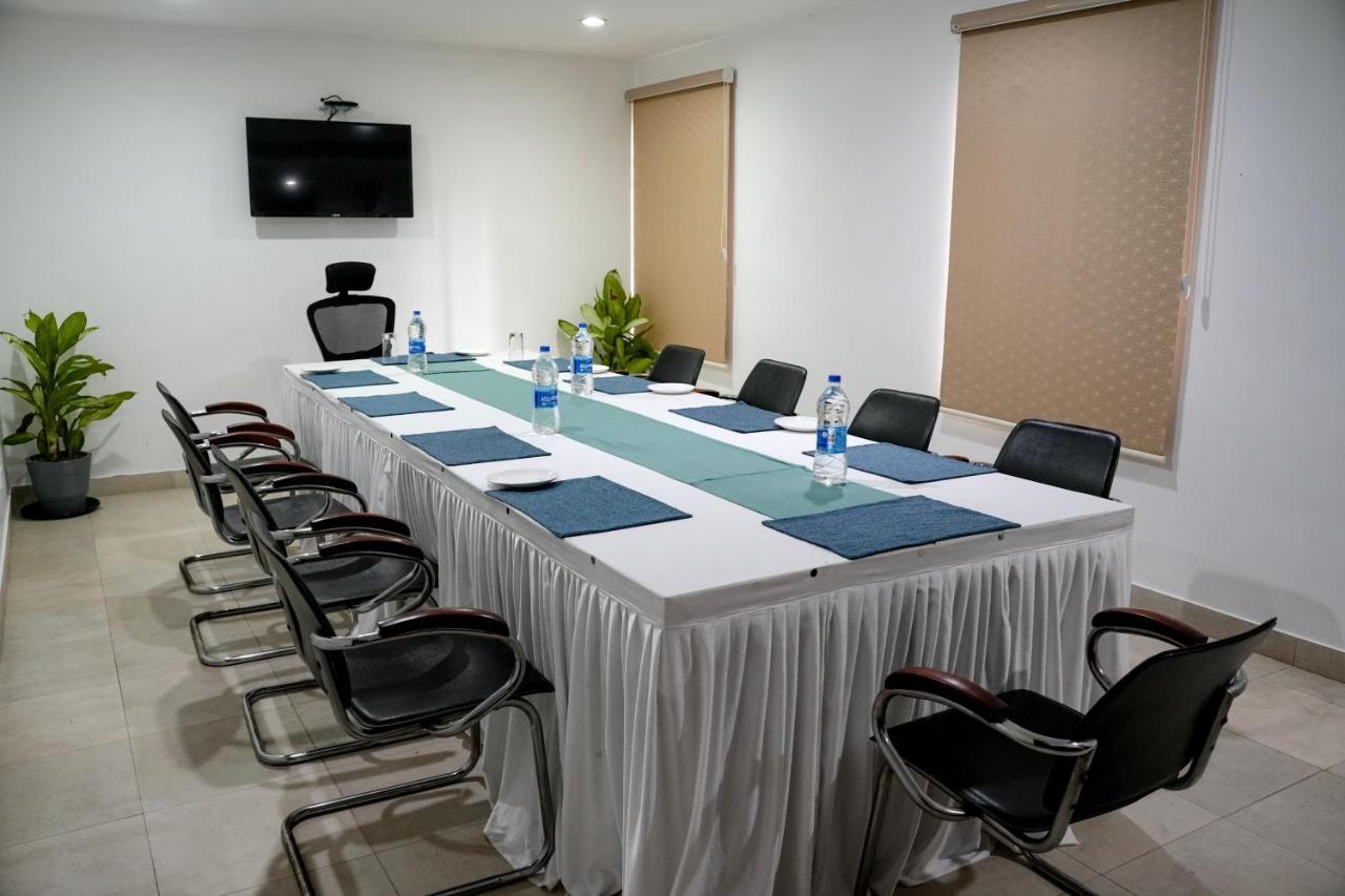 Hotel Palm Shore Palakkad Exterior photo