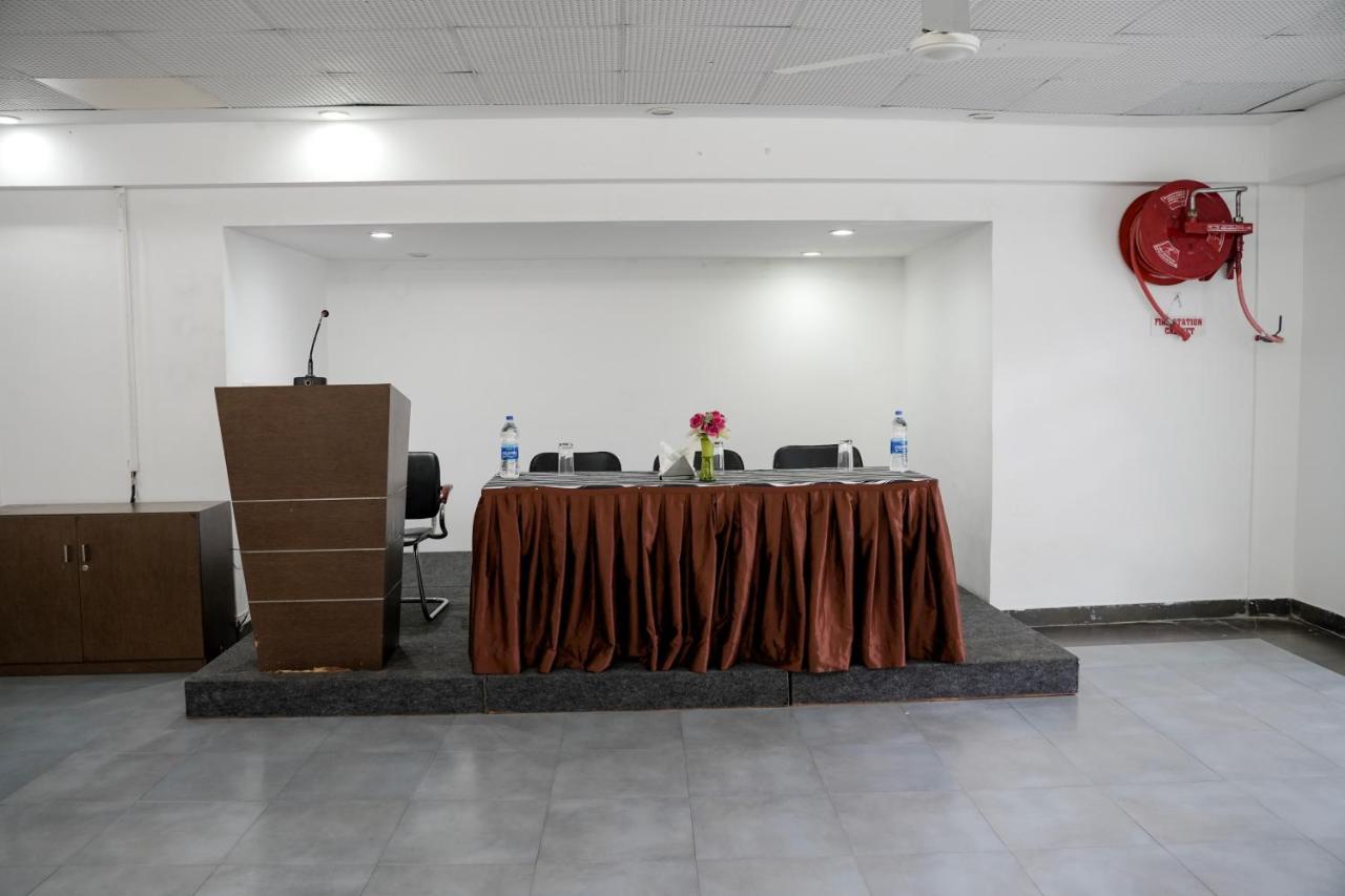 Hotel Palm Shore Palakkad Exterior photo