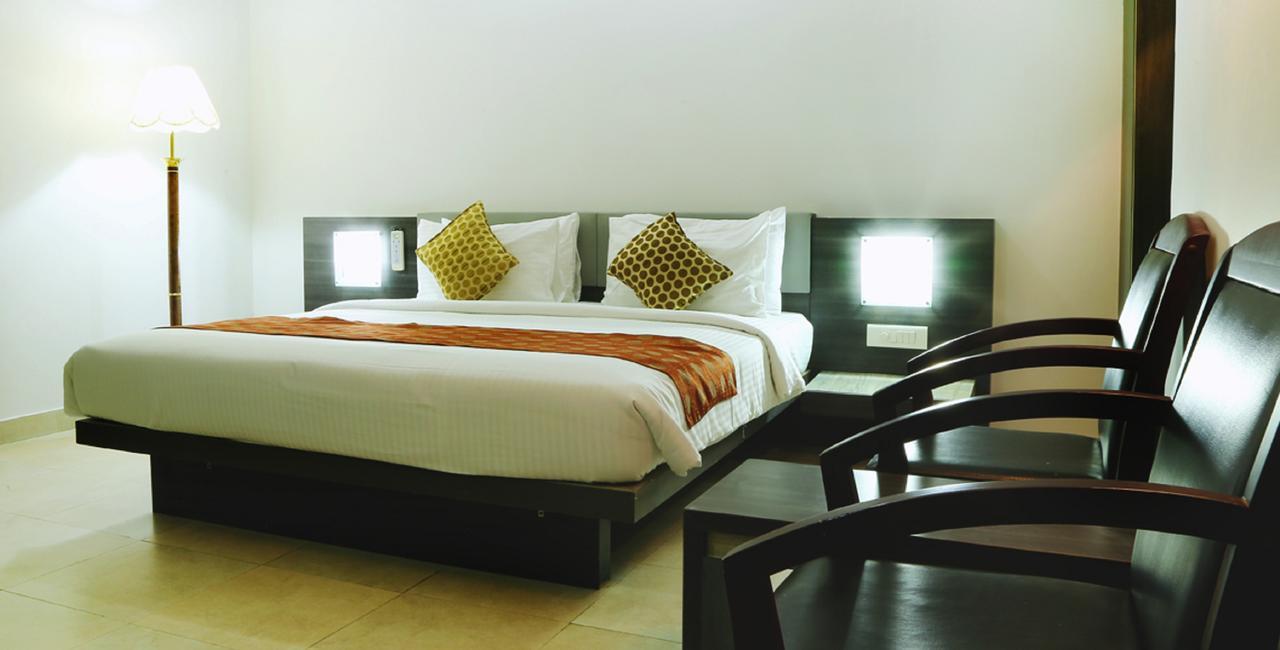 Hotel Palm Shore Palakkad Exterior photo